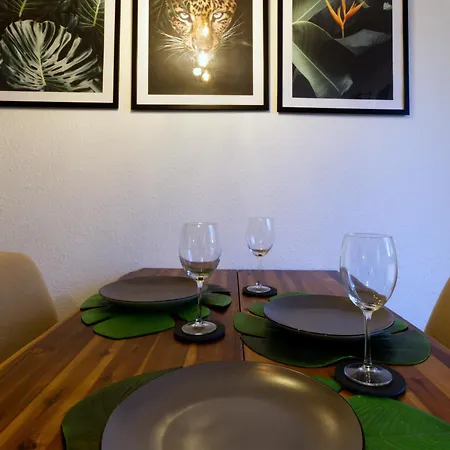 Cozy Jungle - Modernes Mit Eigenem Parkplatz Lägenhet Magdeburg