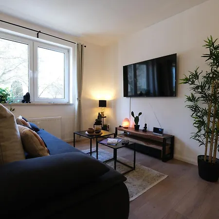 Lägenhet Cozy Jungle - Modernes Mit Eigenem Parkplatz Magdeburg