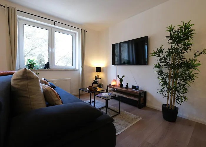 Appartamento Cozy Jungle - Modernes Mit Eigenem Parkplatz Magdeburgo
