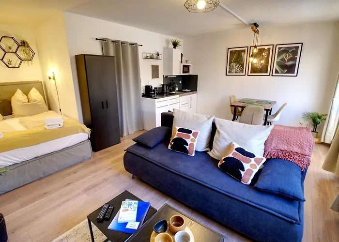 Appartamento Cozy Jungle - Modernes Mit Eigenem Parkplatz Magdeburgo